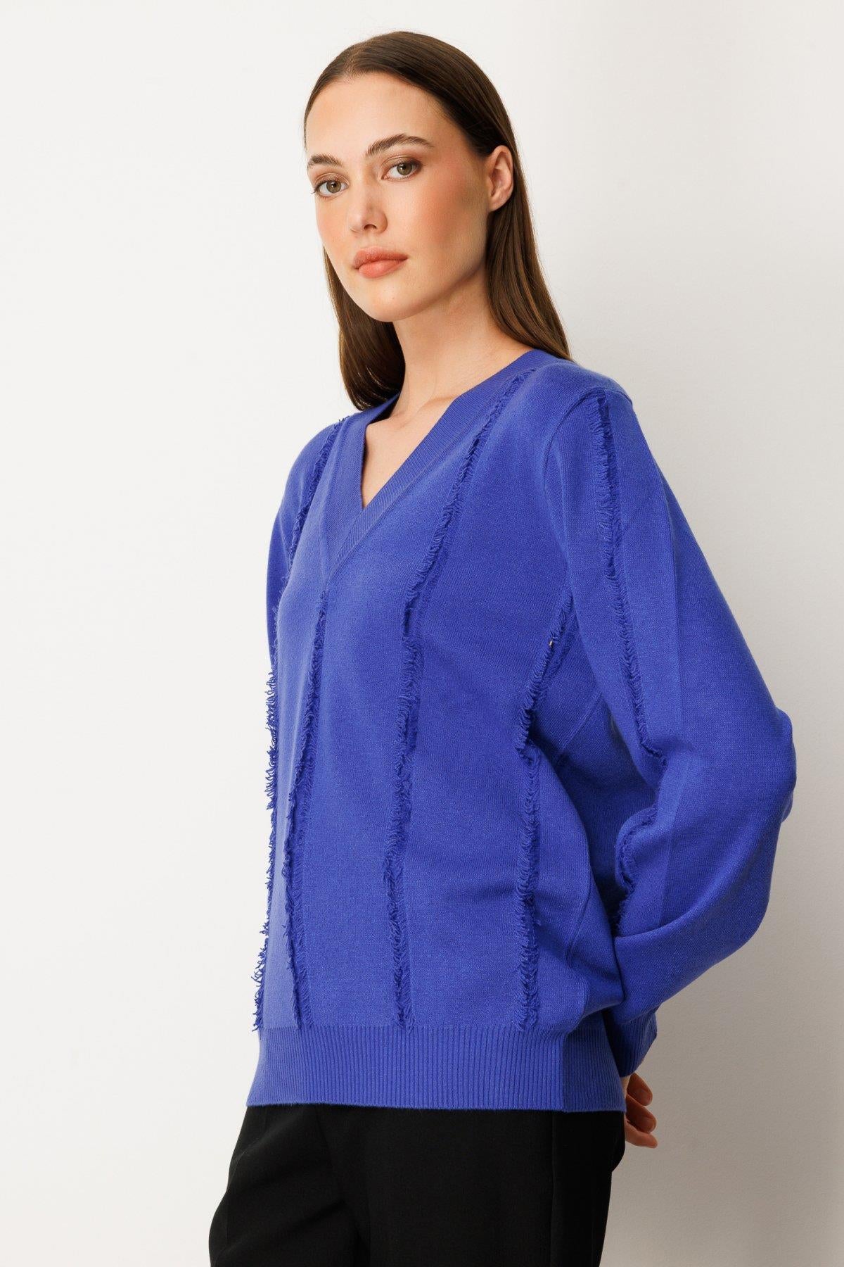 V Yaka Şerit Kırçıllı Triko Kazak