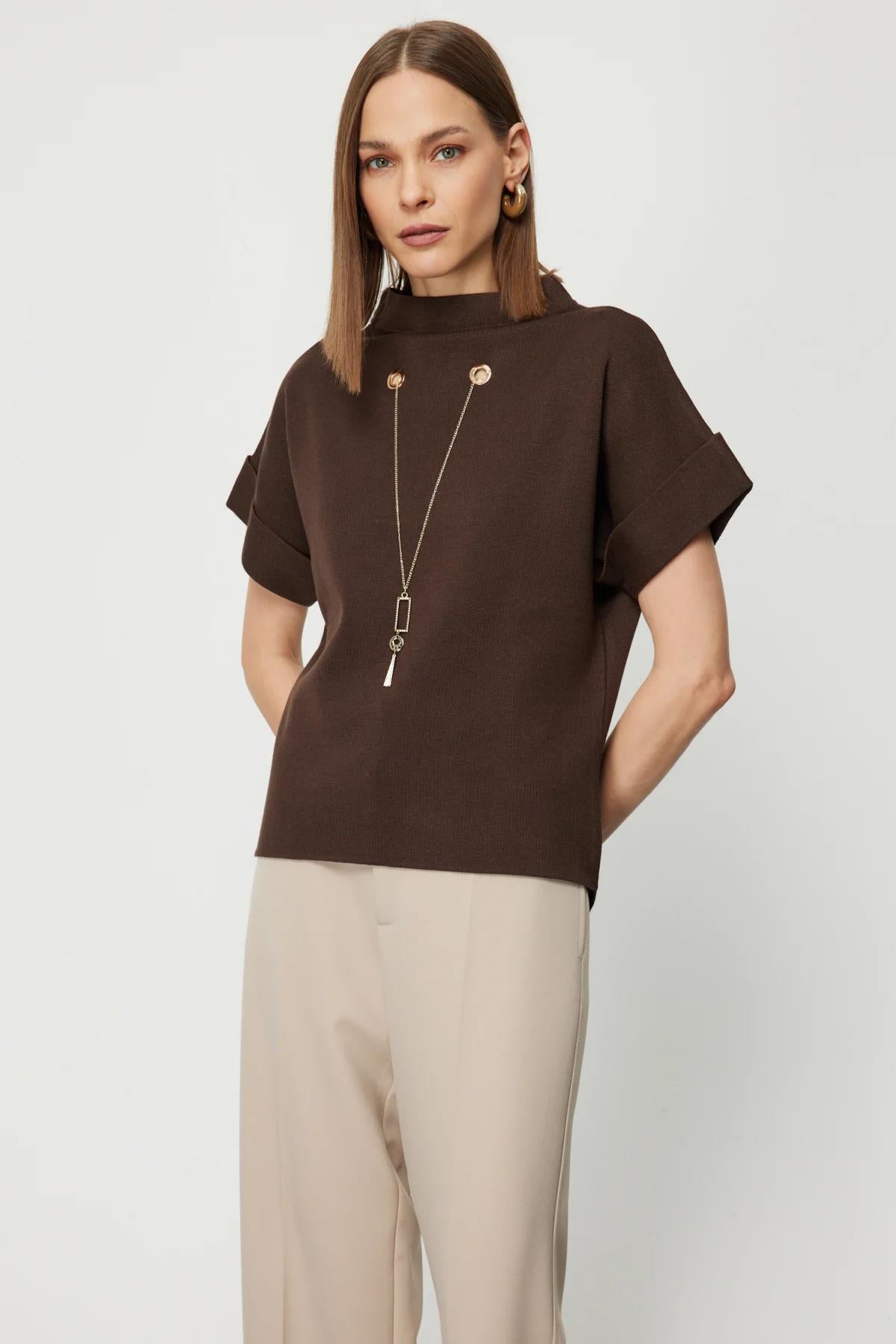 Aksesuar Detaylı Kısa Kollu Triko Kazak