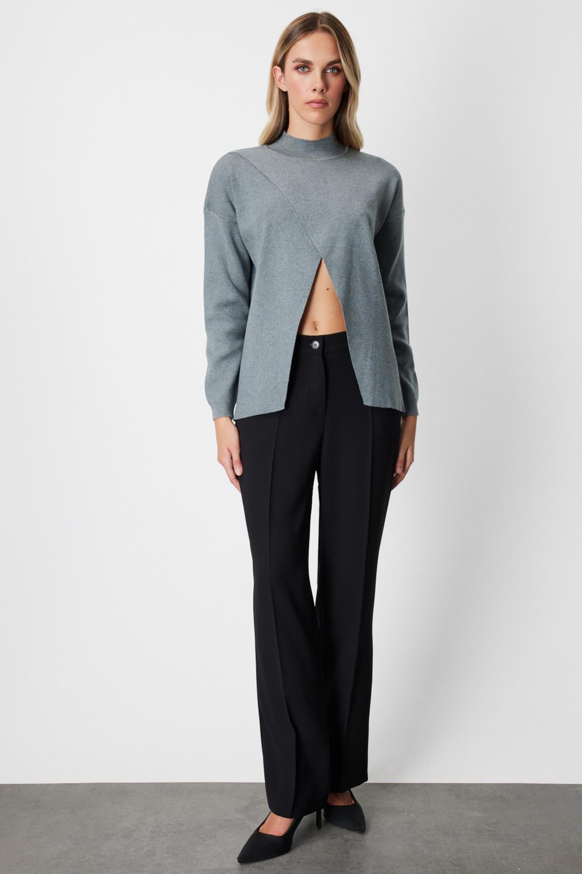 Dik Yaka Asimetrik Kesim Triko Kazak