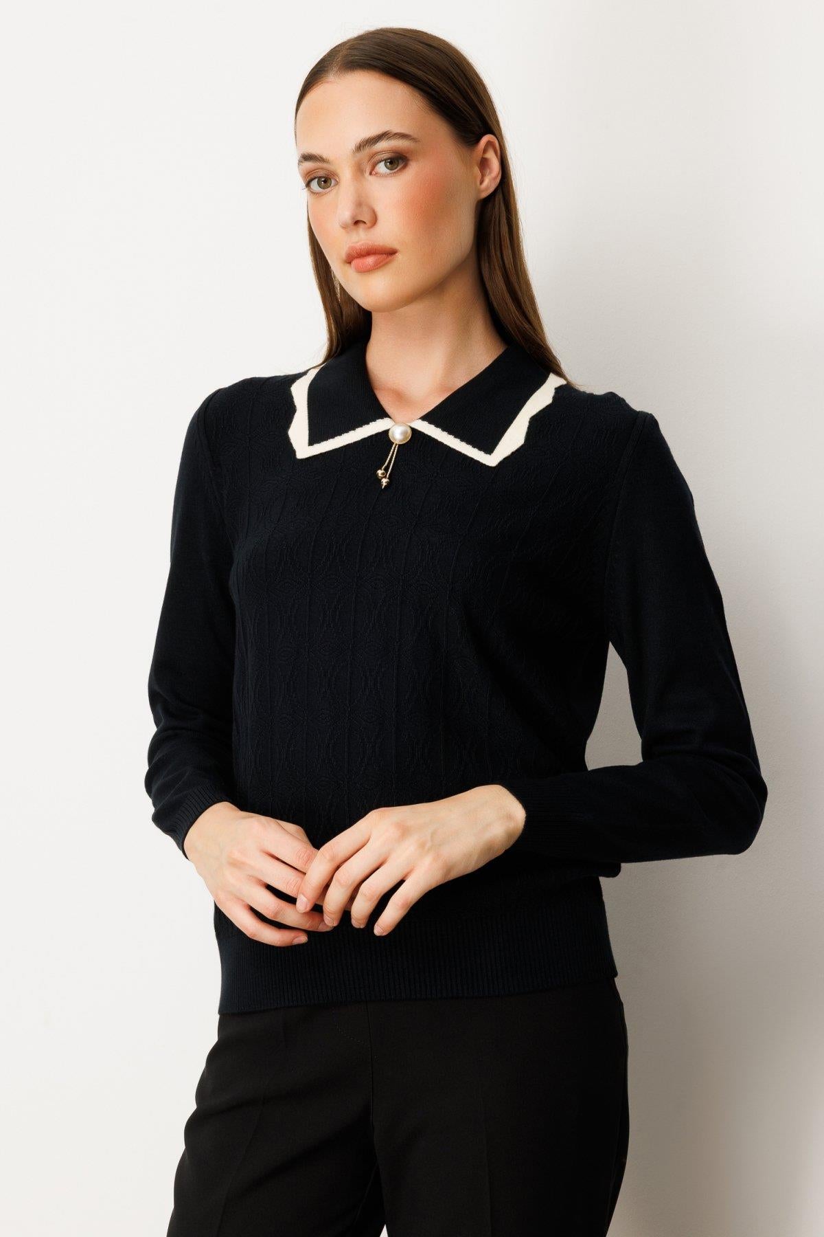 Gömlek Yaka Aksesuar Detaylı Triko Kazak