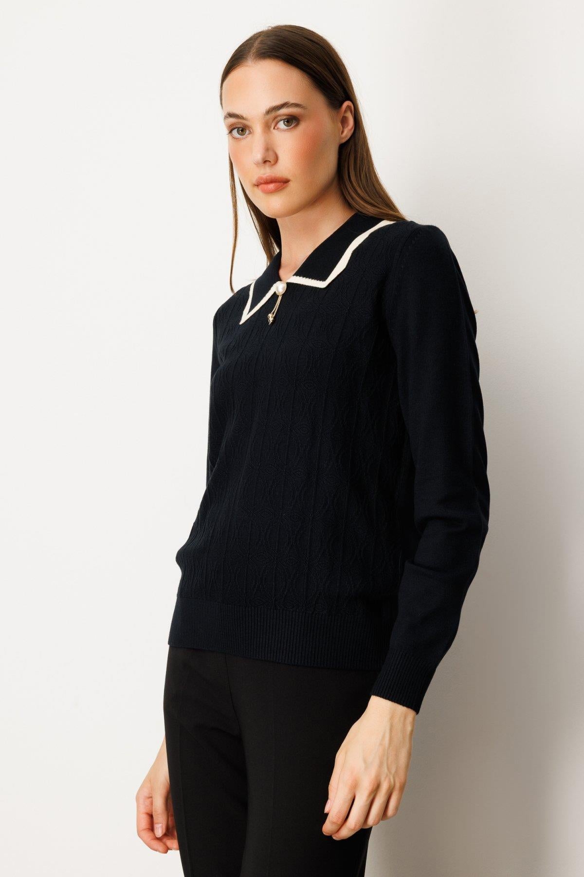 Gömlek Yaka Aksesuar Detaylı Triko Kazak