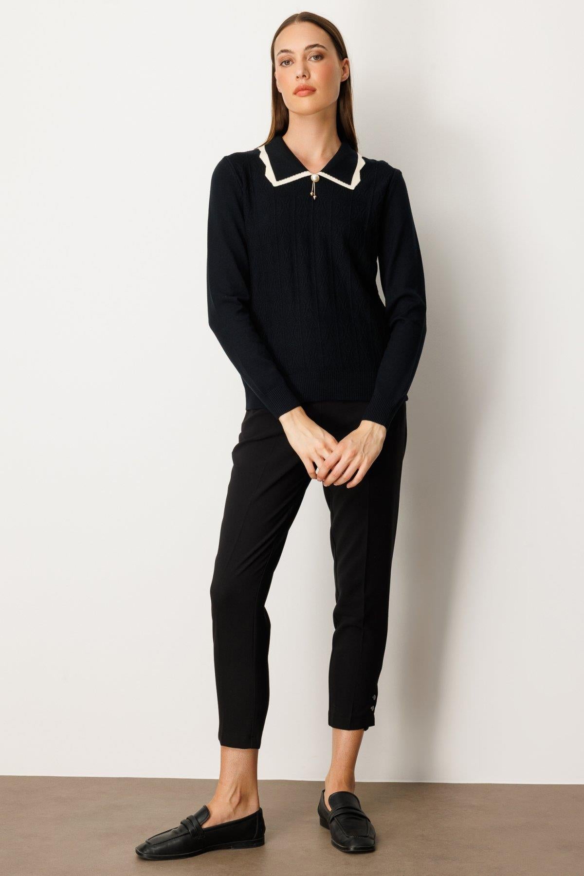 Gömlek Yaka Aksesuar Detaylı Triko Kazak