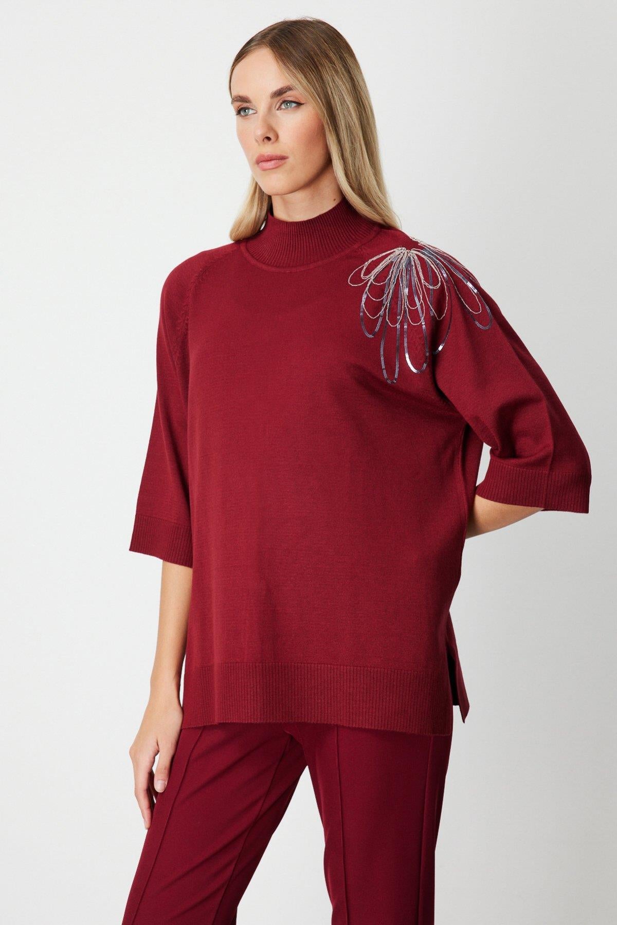 Omzu Zincir İşlemeli Yarım Kol Triko Kazak