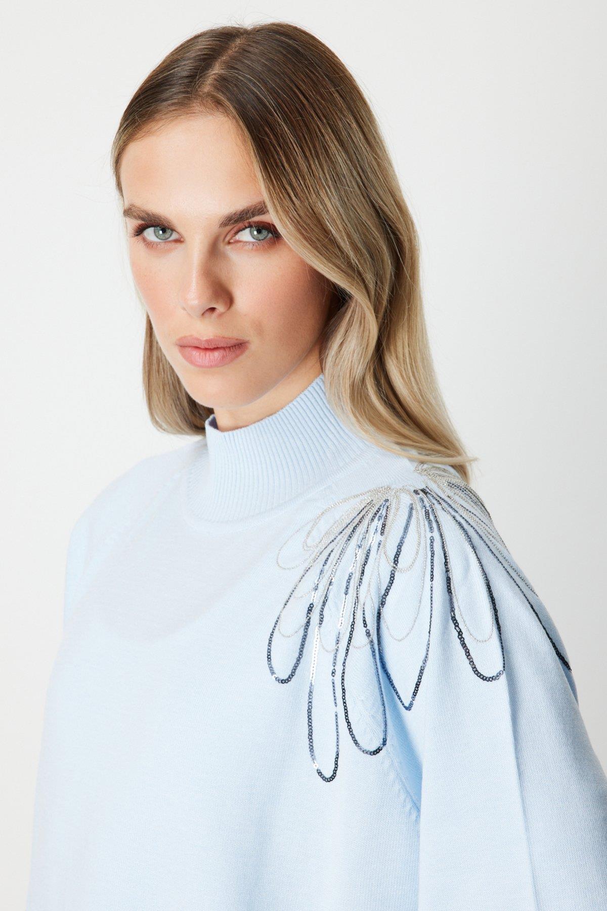 Omzu Zincir İşlemeli Yarım Kol Triko Kazak