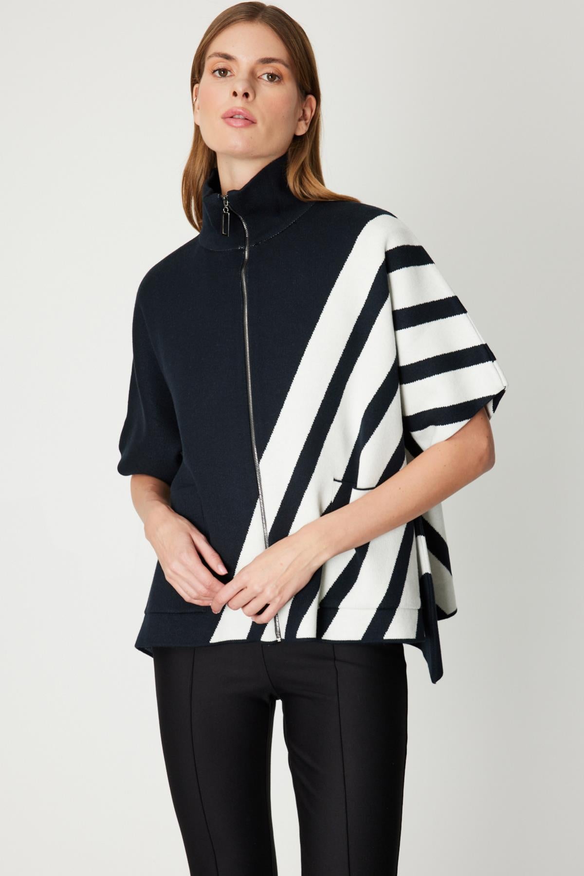 Çizgili Dik Yaka Fermuarlı Panço