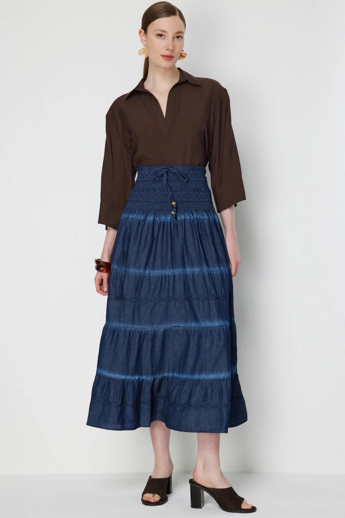 Skirt with a Corset-Look Waist