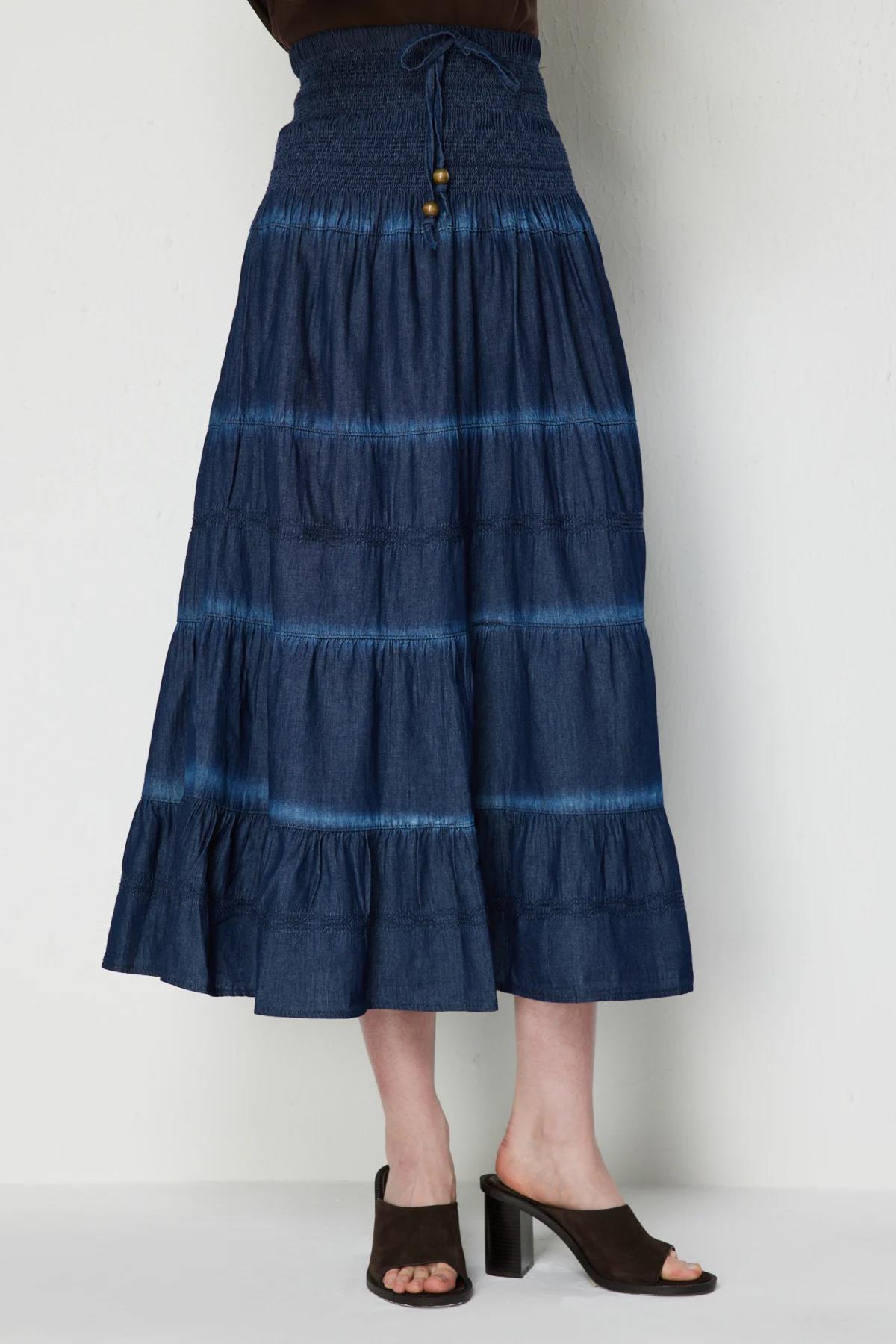 Skirt with a Corset-Look Waist