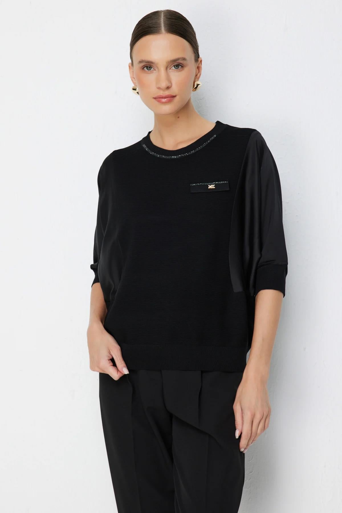 Blouse with Embellished Collar