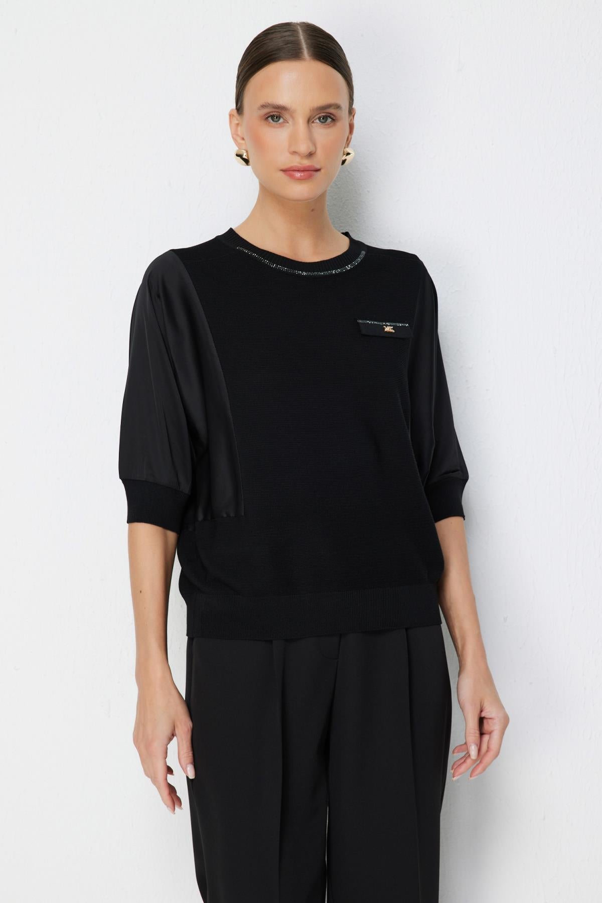 Blouse with Embellished Collar