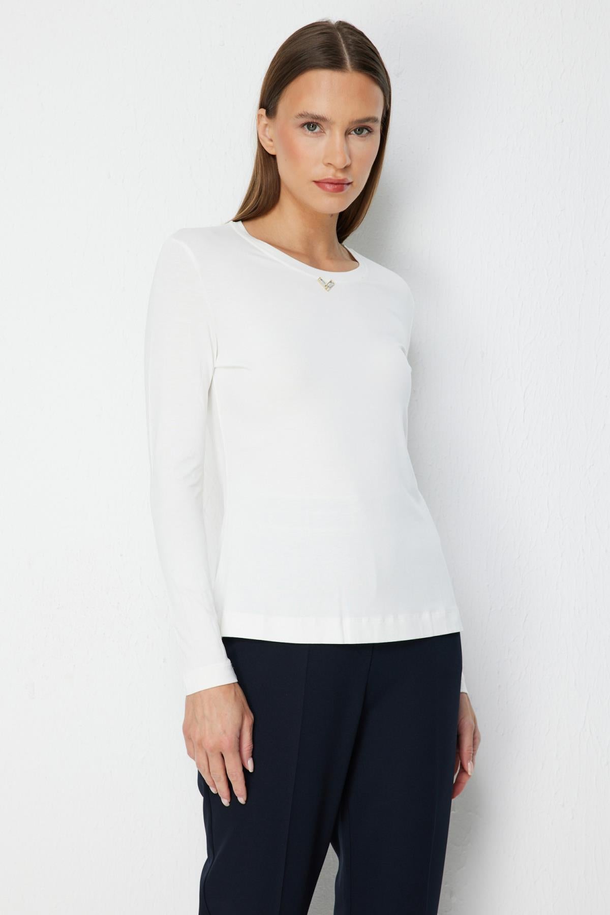 Crew Neck Basic Blouse with Metal Accessories