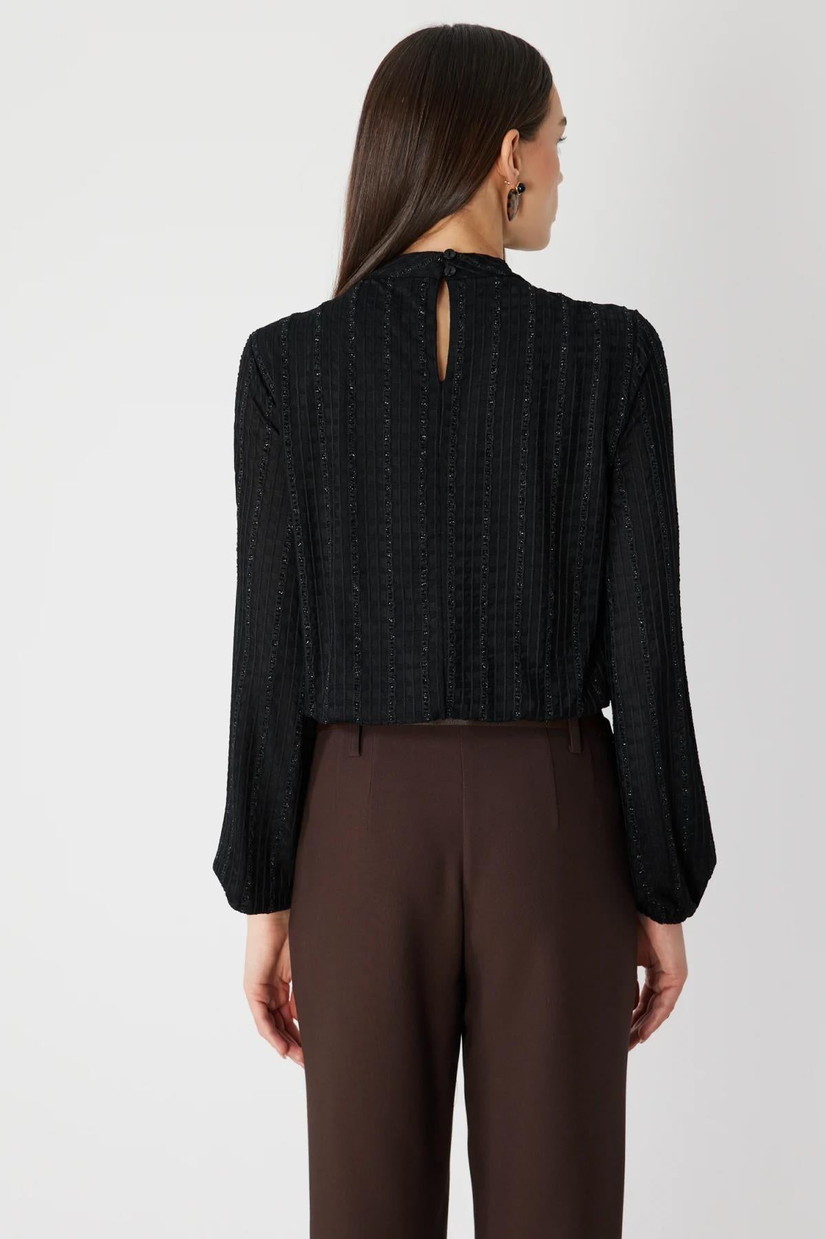 Kendinden Desenli Balon Kol Bluz