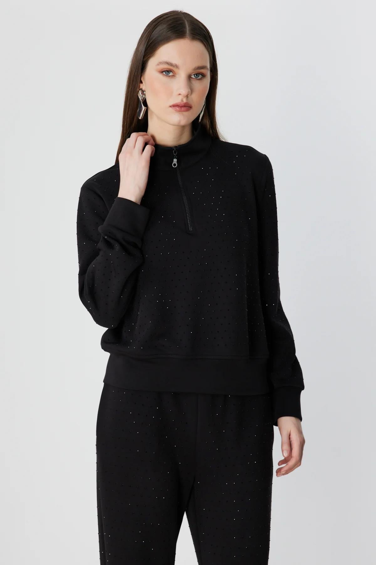 Yakası Fermuarlı Taşlı Eşofman Üstü