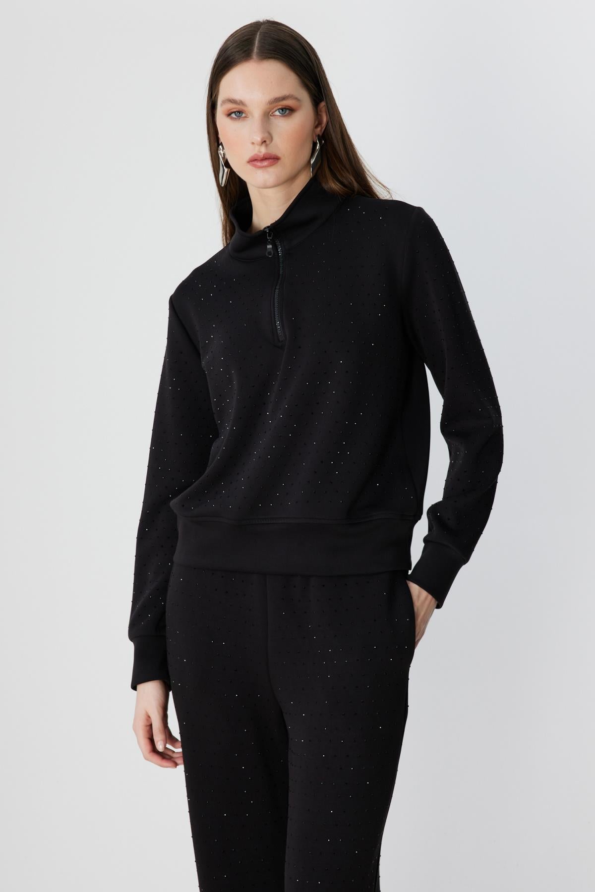 Yakası Fermuarlı Taşlı Eşofman Üstü