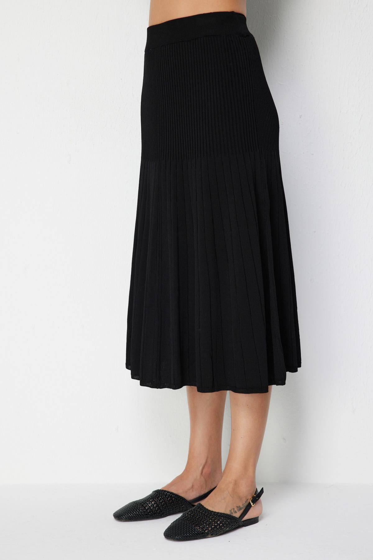 Piliseli Triko Midi Etek