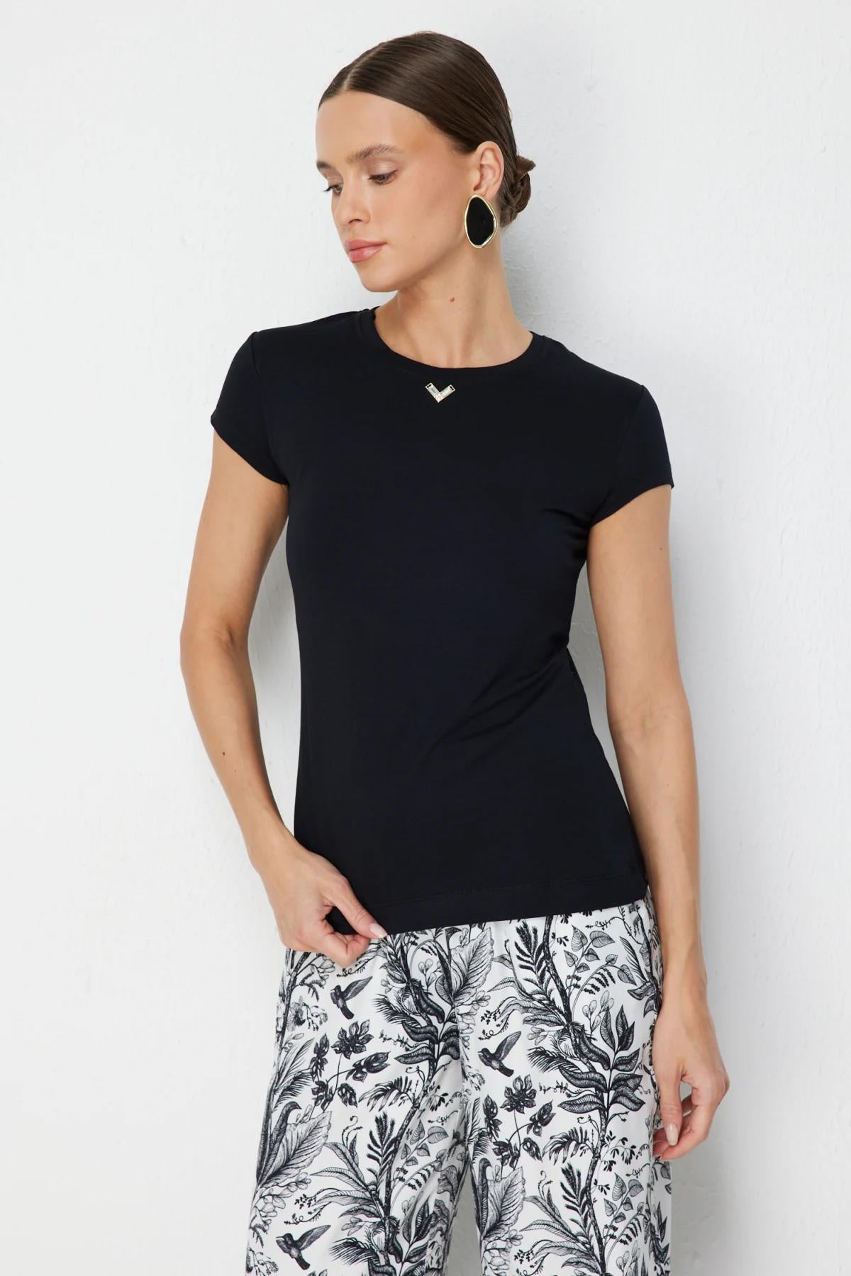 Crew Neck Short Sleeve Blouse