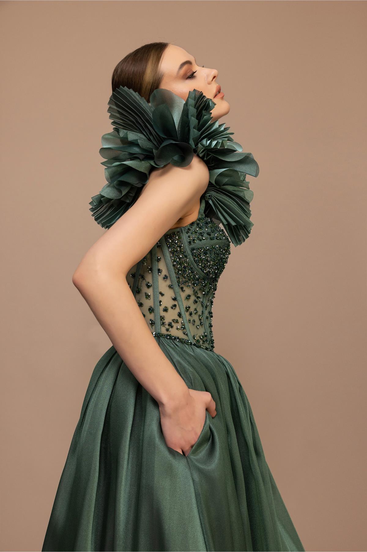 Straplez Omuz Çiçek Detaylı Transparan Elbise - Eser Giyim