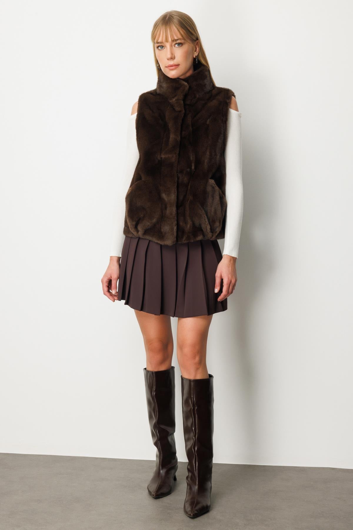 Torba Cepli Ön Çıtçıtlı Peluş Yelek