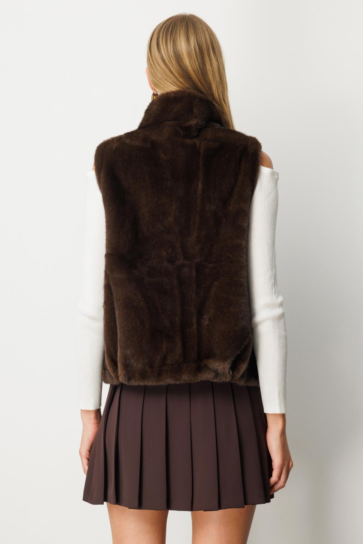 Torba Cepli Ön Çıtçıtlı Peluş Yelek