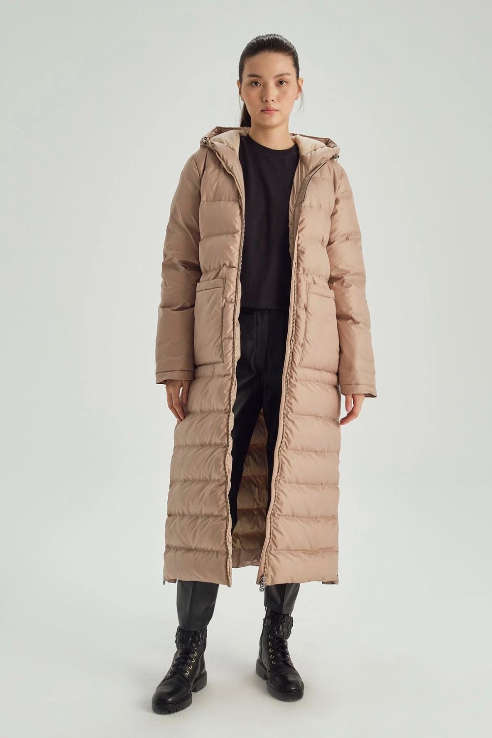 Valencia Kapüşonlu Şişme Uzun Kadın Kaban