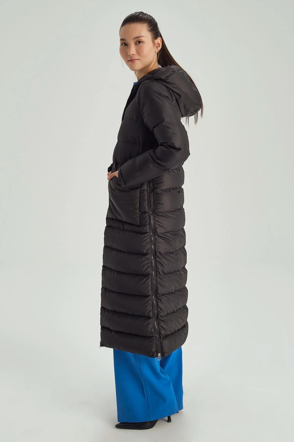 Valencia Kapüşonlu Şişme Uzun Kadın Kaban